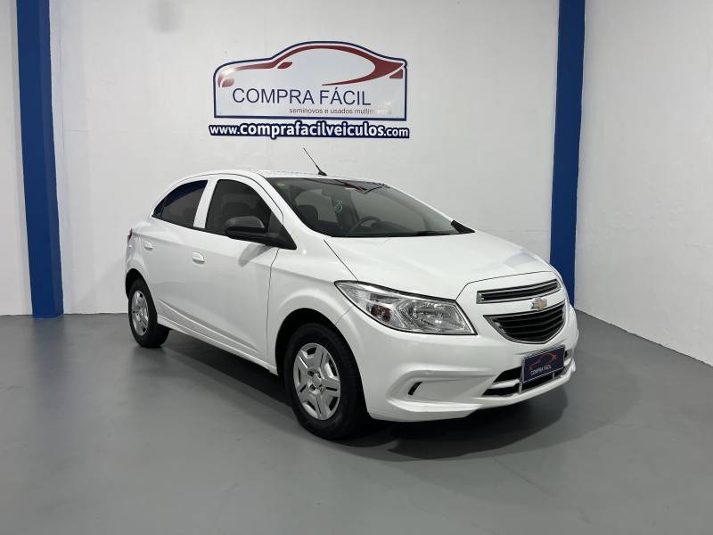 CHEVROLET - ONIX - 2015/2015 - Branca - R$ 44.900,00