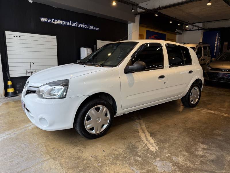 RENAULT - CLIO - 2014/2015 - Branca - R$ 32.900,00