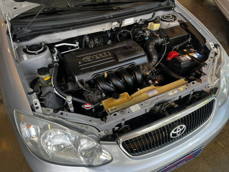 TOYOTA - COROLLA - 2002/2003 - Prata - R$ 35.900,00