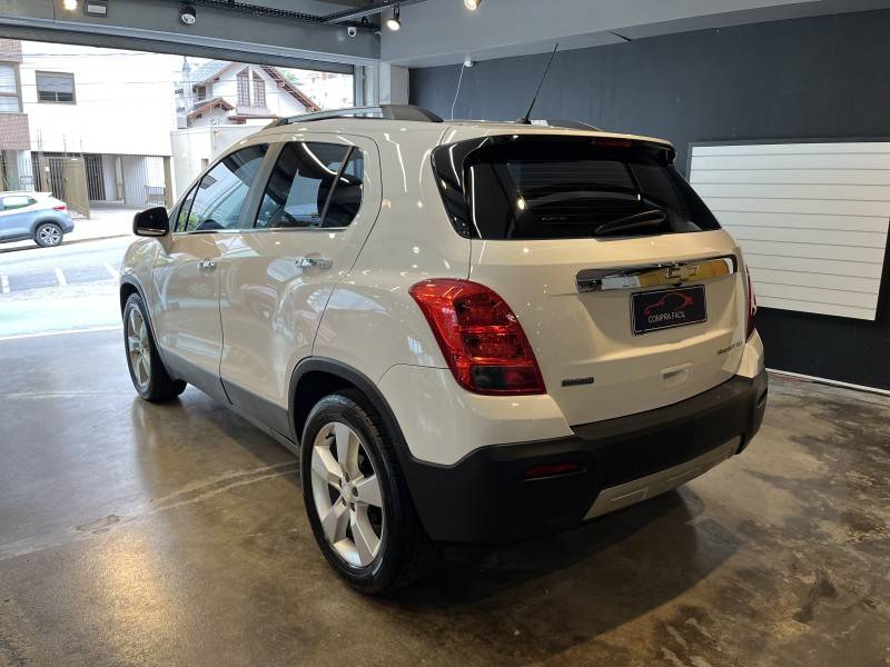 CHEVROLET - TRACKER - 2014/2014 - Branca - R$ 71.900,00