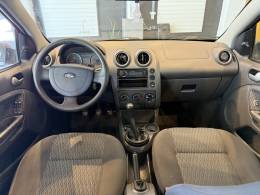 FORD - FIESTA - 2006/2007 - Prata - R$ 26.900,00