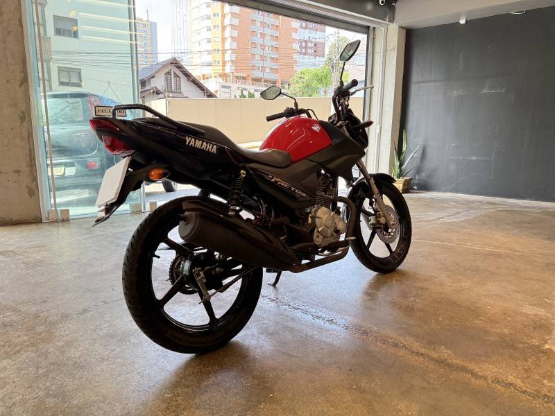 YAMAHA - FACTOR YBR - 2023/2024 - Vermelha - R$ 17.500,00