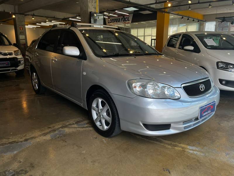 TOYOTA - COROLLA - 2002/2003 - Prata - R$ 35.900,00