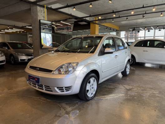 FORD - FIESTA - 2006/2007 - Prata - R$ 26.900,00