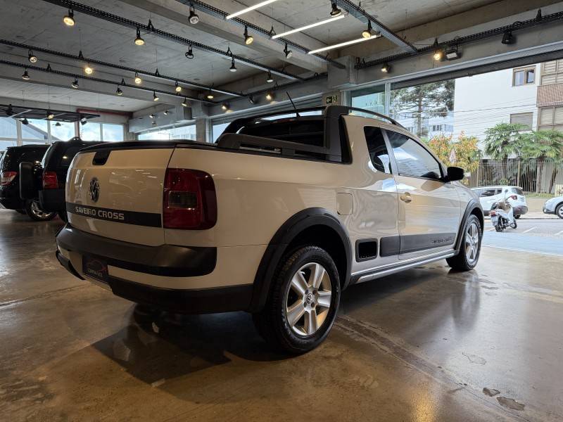 VOLKSWAGEN - SAVEIRO - 2012/2013 - Branca - R$ 53.900,00