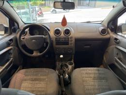 FORD - FIESTA - 2003/2003 - Branca - R$ 22.900,00