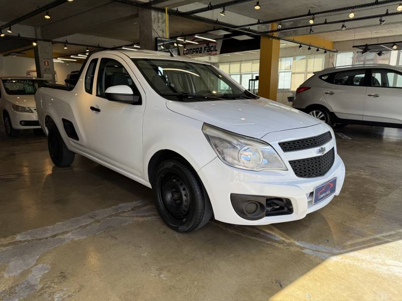 CHEVROLET - MONTANA - 2014/2015 - Branca - R$ 45.900,00