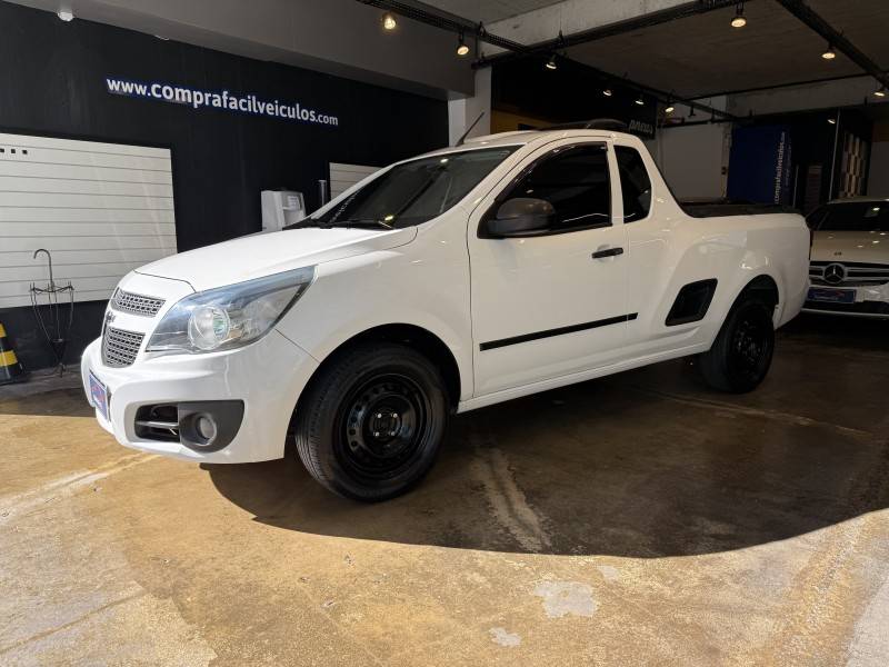 CHEVROLET - MONTANA - 2012/2013 - Branca - R$ 41.900,00