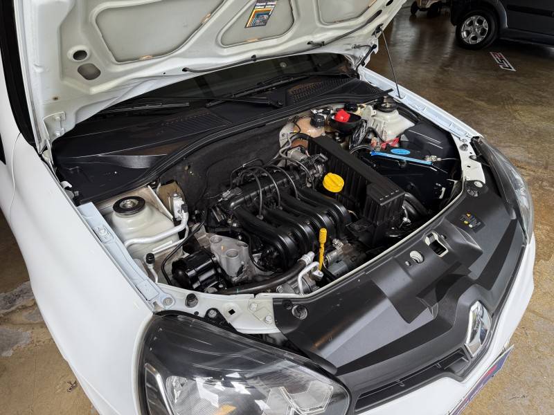 RENAULT - CLIO - 2014/2015 - Branca - R$ 32.900,00