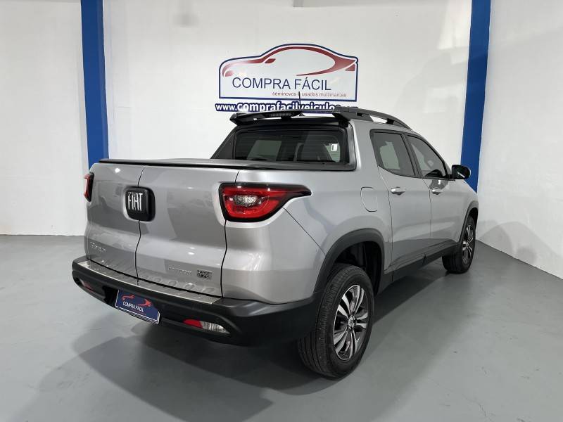 FIAT - TORO - 2023/2023 - Prata - R$ 127.900,00