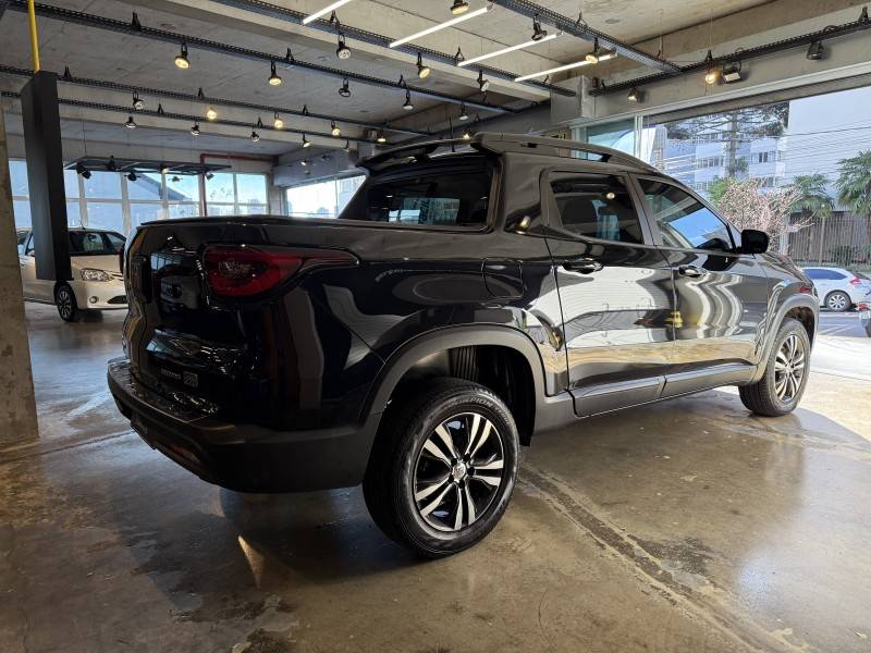 FIAT - TORO - 2022/2023 - Preta - R$ 129.900,00