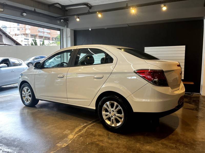 CHEVROLET - PRISMA - 2014/2015 - Branca - R$ 56.900,00