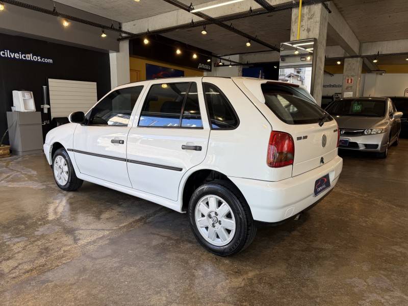 VOLKSWAGEN - GOL - 1998/1999 - Branca - R$ 20.900,00