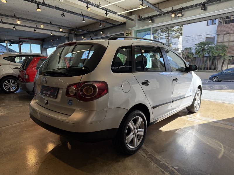 VOLKSWAGEN - SPACEFOX - 2009/2010 - Prata - R$ 36.900,00