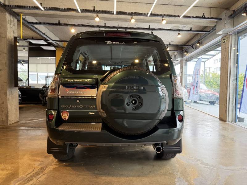MITSUBISHI - PAJERO TR4 - 2014/2015 - Verde - R$ 87.990,00