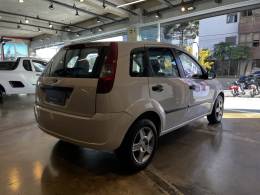 FORD - FIESTA - 2003/2003 - Branca - R$ 21.900,00