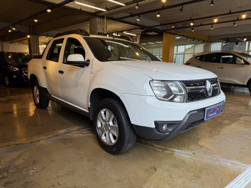 RENAULT - OROCH - 2021/2022 - Branca - R$ 80.900,00