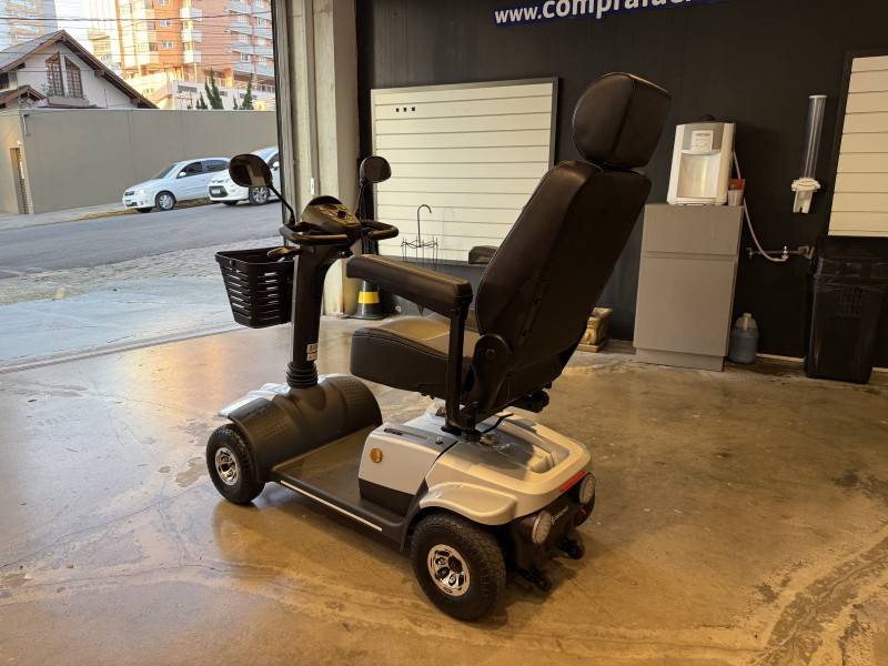 OUTRAS - SCOOTER ELÉTRICA - 2025/2025 - Prata - R$ 9.900,00