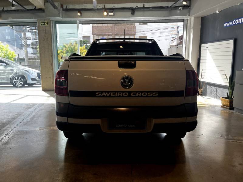VOLKSWAGEN - SAVEIRO - 2013/2013 - Branca - R$ 55.900,00