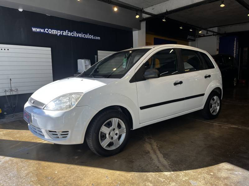 FORD - FIESTA - 2003/2003 - Branca - Sob Consulta