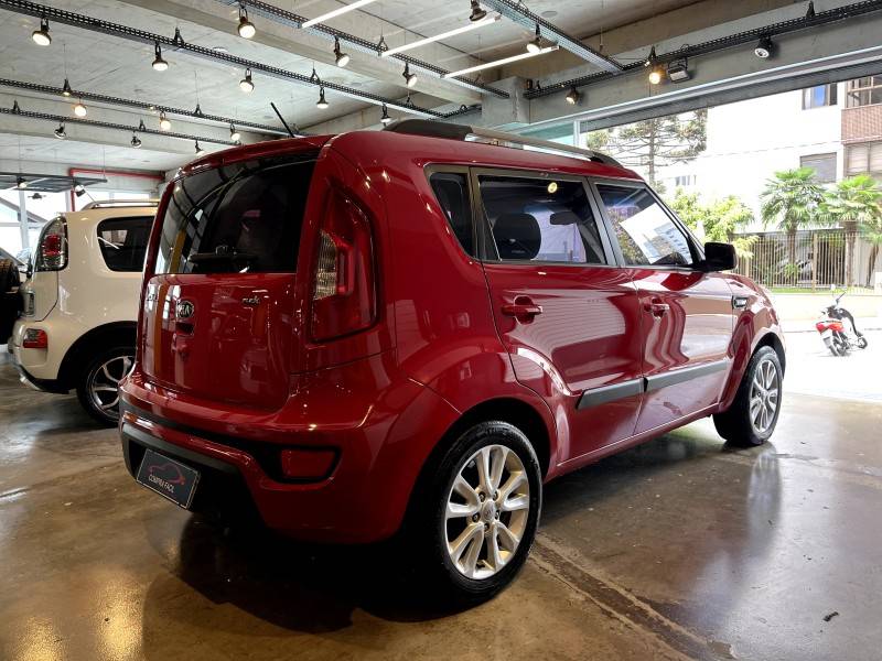 KIA MOTORS - SOUL - 2013/2014 - Vermelha - R$ 59.900,00