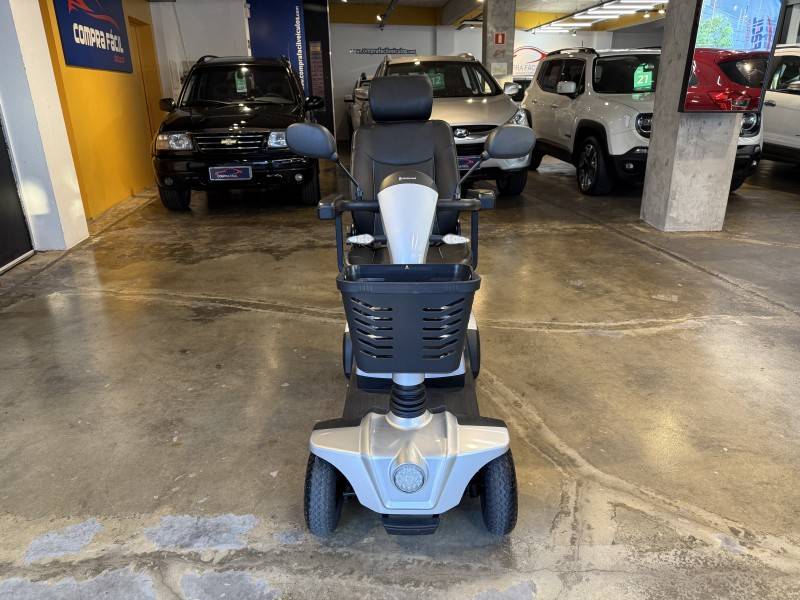 OUTRAS - SCOOTER ELÉTRICA - 2025/2025 - Prata - R$ 9.900,00