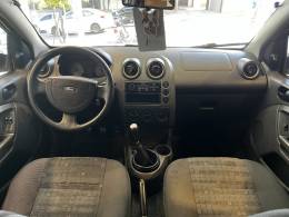 FORD - FIESTA - 2003/2003 - Branca - Sob Consulta
