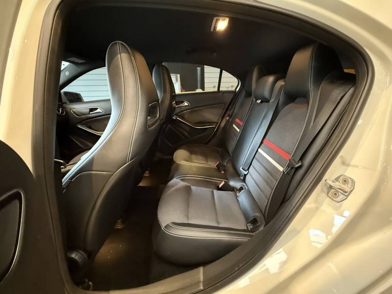 MERCEDES-BENZ - A 200 - 2015/2015 - Branca - R$ 84.900,00