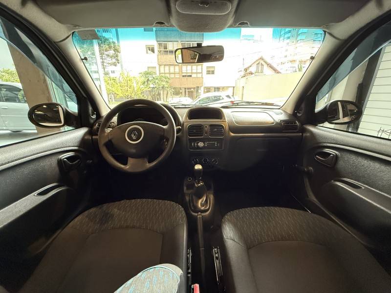 RENAULT - CLIO - 2014/2015 - Branca - R$ 32.900,00