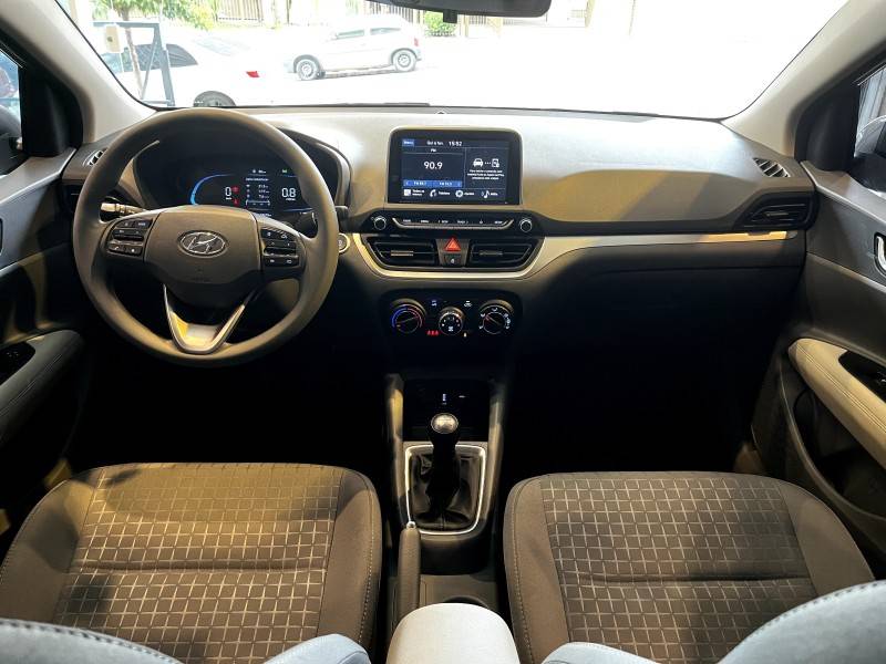 HYUNDAI - HB20S - 2024/2025 - Prata - R$ 89.900,00