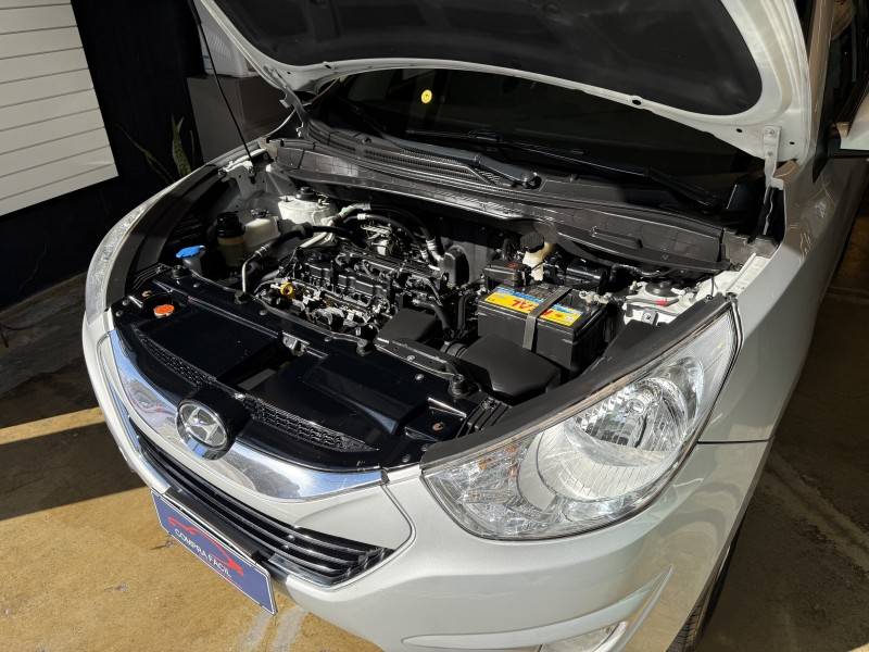 HYUNDAI - IX35 - 2011/2012 - Prata - R$ 68.900,00