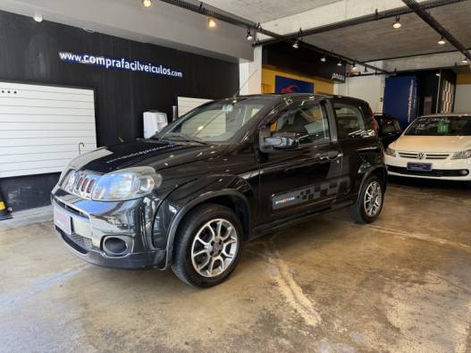 FIAT - UNO - 2011/2012 - Preta - R$ 38.500,00