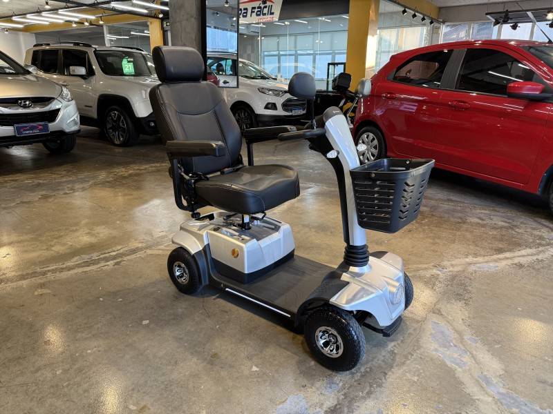 OUTRAS - SCOOTER ELÉTRICA - 2025/2025 - Prata - R$ 9.900,00