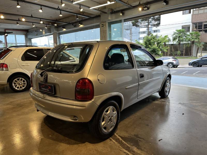 CHEVROLET - CORSA - 1999/2000 - Prata - R$ 14.900,00