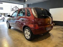 CHEVROLET - CORSA - 2010/2011 - Vermelha - R$ 31.900,00