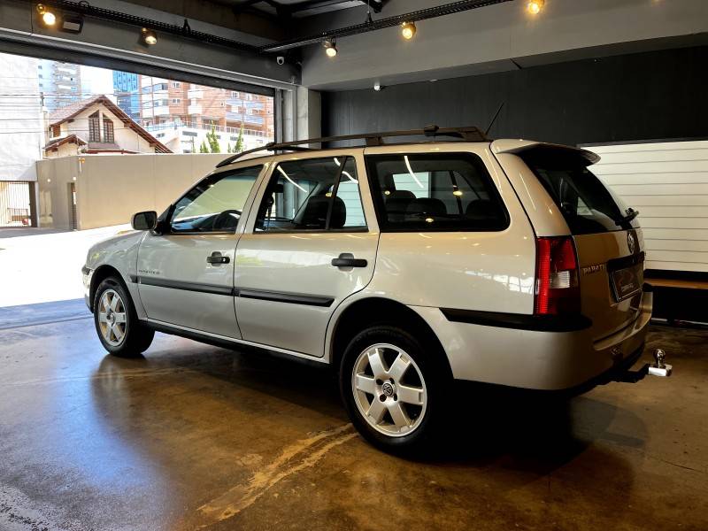 VOLKSWAGEN - PARATI - 2004/2005 - Prata - R$ 31.900,00