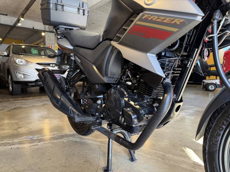 YAMAHA - FAZER - 2019/2020 - Preta - R$ 14.900,00