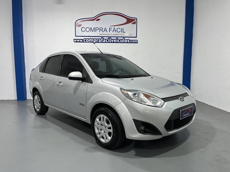 FORD - FIESTA - 2012/2013 - Prata - R$ 34.900,00