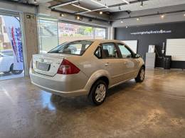 FORD - FIESTA - 2006/2007 - Prata - R$ 26.900,00