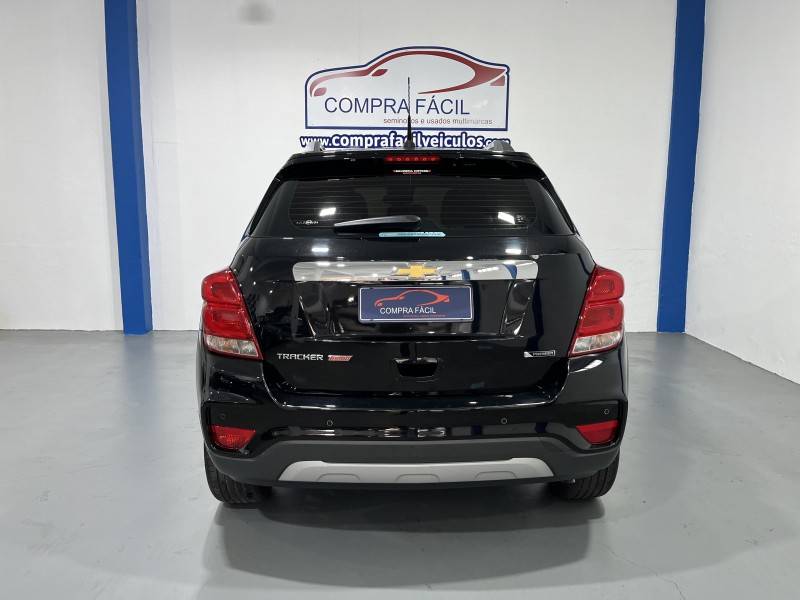 CHEVROLET - TRACKER - 2017/2018 - Preta - R$ 93.900,00