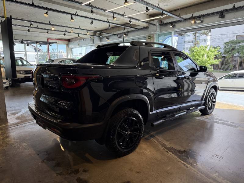 FIAT - TORO - 2021/2022 - Preta - R$ 145.900,00