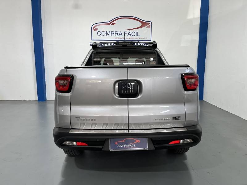 FIAT - TORO - 2023/2023 - Prata - R$ 127.900,00