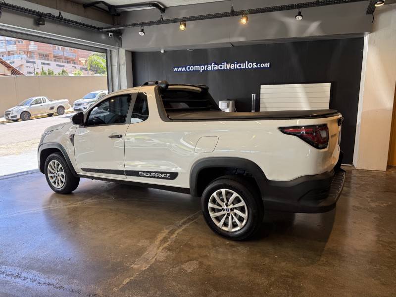 FIAT - STRADA - 2021/2022 - Branca - R$ 73.900,00