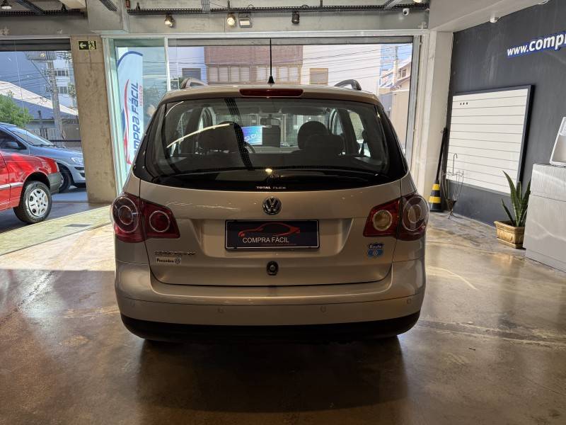 VOLKSWAGEN - SPACEFOX - 2009/2010 - Prata - R$ 36.900,00