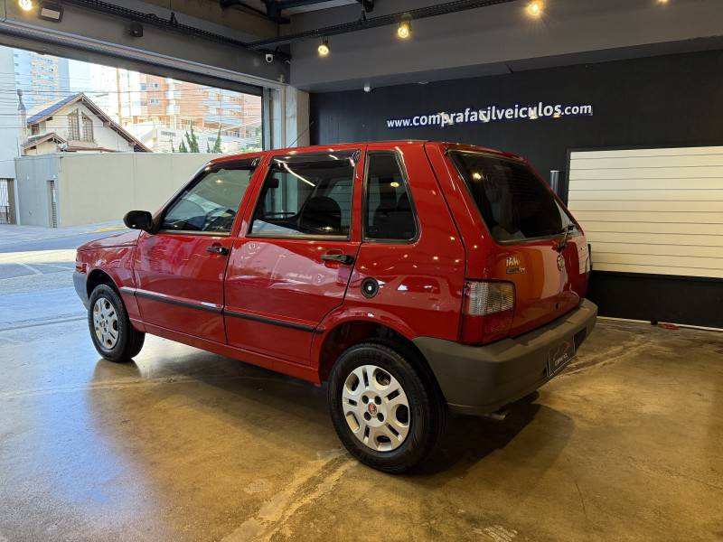 FIAT - UNO - 2010/2010 - Vermelha - R$ 26.900,00