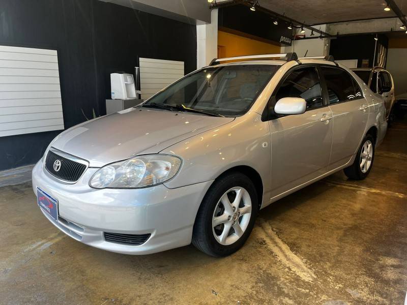 TOYOTA - COROLLA - 2002/2003 - Prata - R$ 35.900,00