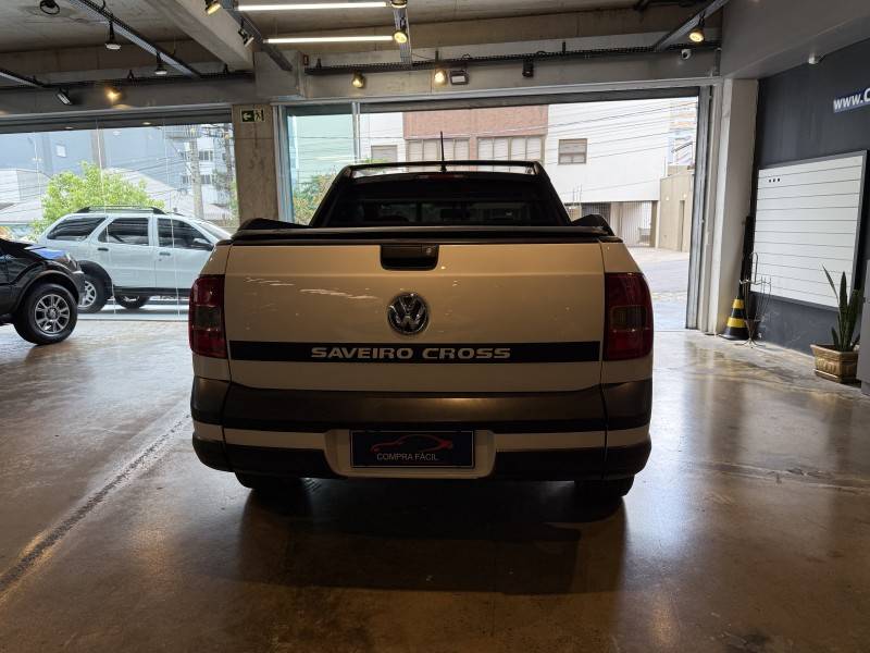 VOLKSWAGEN - SAVEIRO - 2012/2013 - Branca - R$ 53.900,00
