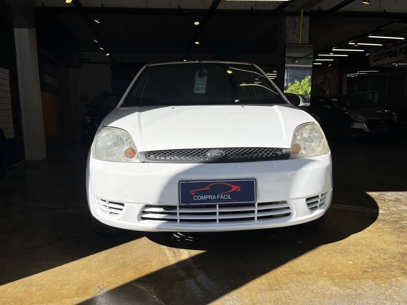 FORD - FIESTA - 2003/2003 - Branca - R$ 21.900,00