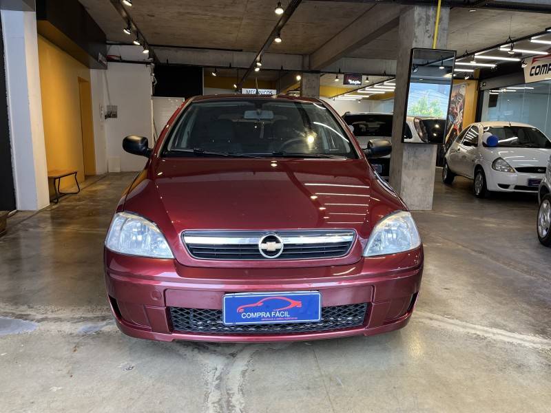 CHEVROLET - CORSA - 2010/2011 - Vermelha - R$ 31.900,00