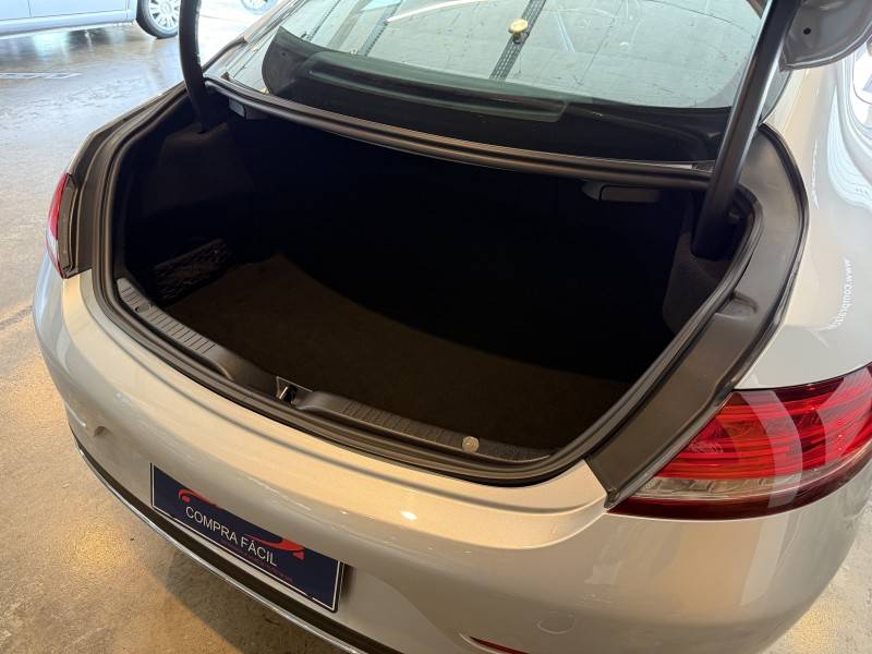 MERCEDES-BENZ - C 180 - 2017/2018 - Prata - R$ 150.900,00